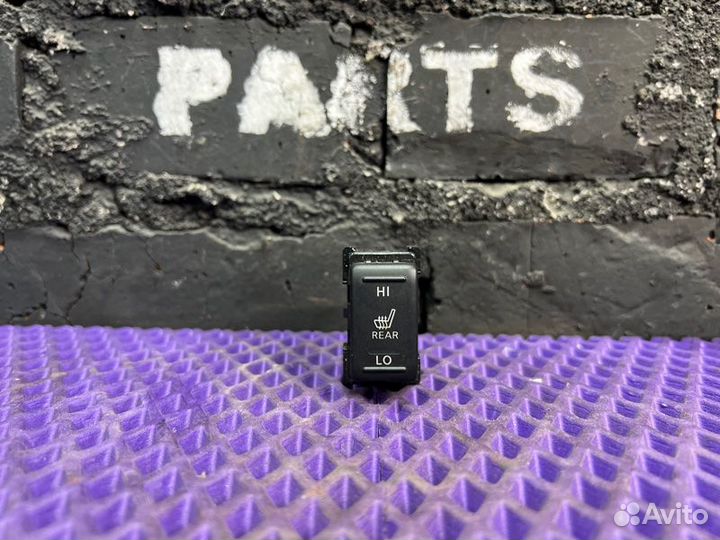 Кнопка подогрева сидений Nissan X-Trail