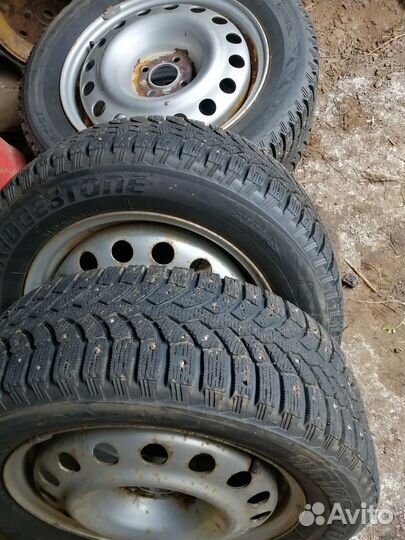R16 Bridgestone Blizzak Ice 205/60, PCD 4x100 DIA 98