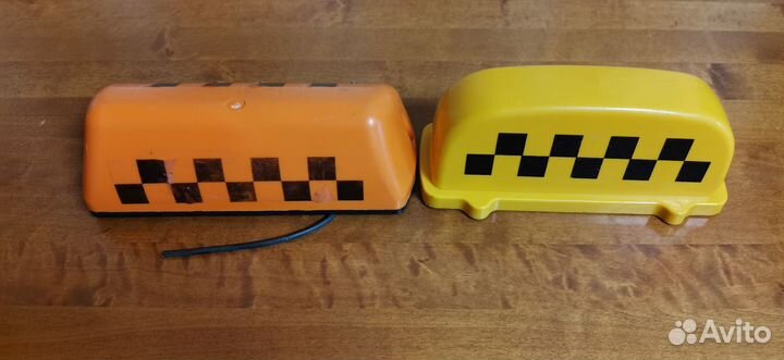 Гребень. Шашечки. Такси. Знак