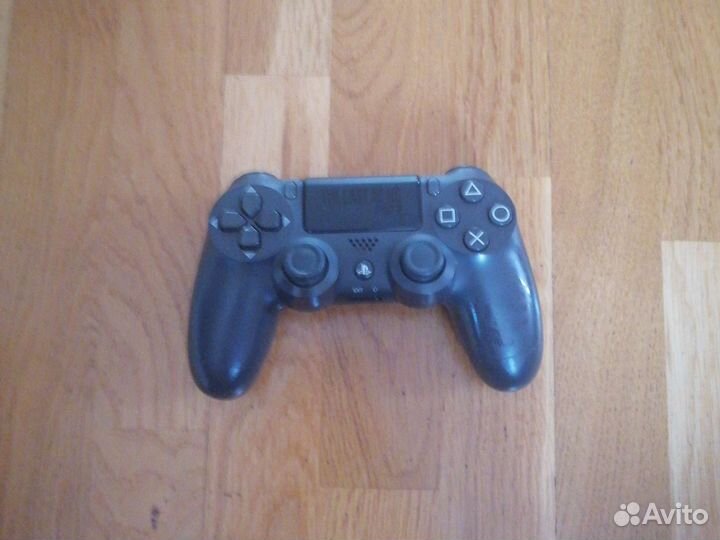 Игры Sony PlayStation 4 и геймпад