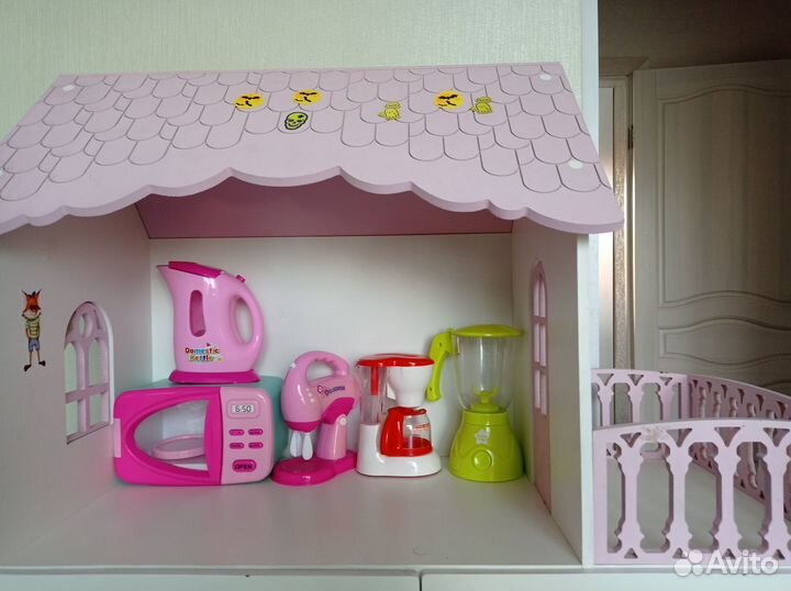 Большой кукольный домик