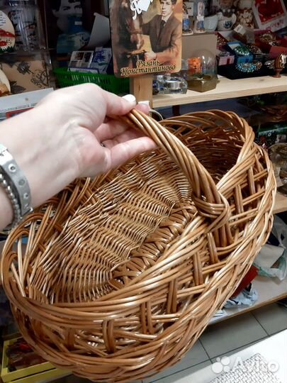 Корзина плетеная из лозы пасхальная