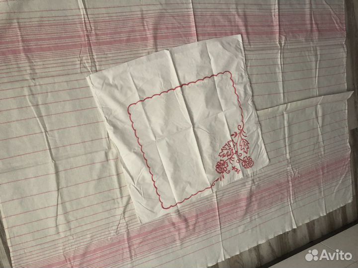 Наволочка с вышивкой СССР и простынь