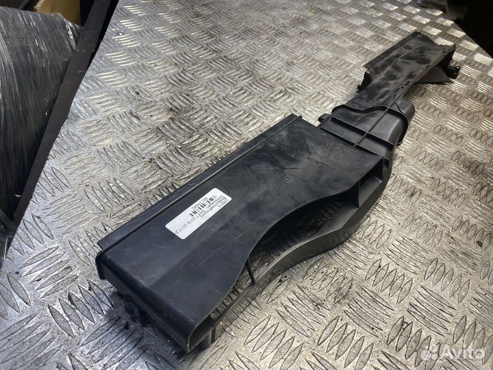 Воздухозаборник Volkswagen Golf 7, 2015