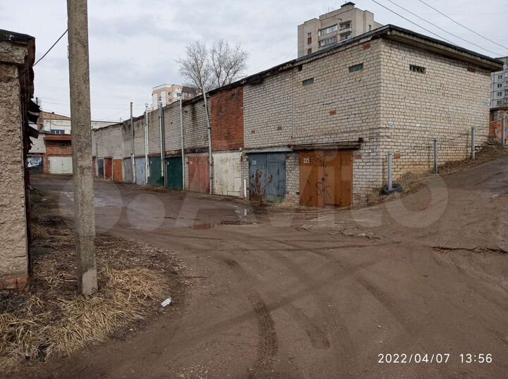 Гараж, > 30 м²