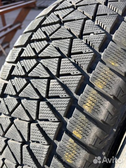 Bridgestone Blizzak DM-V2 235/55 R19