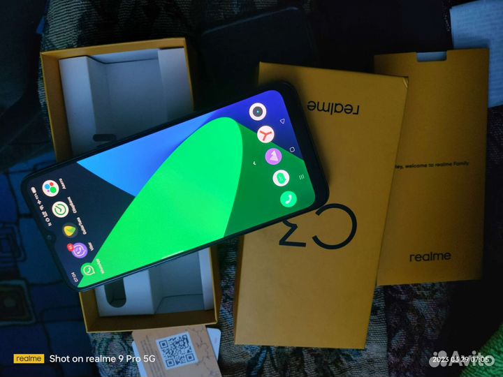 Телефон Realmi C3