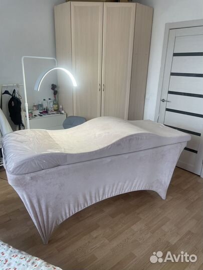 Кушетка для наращивания ресниц