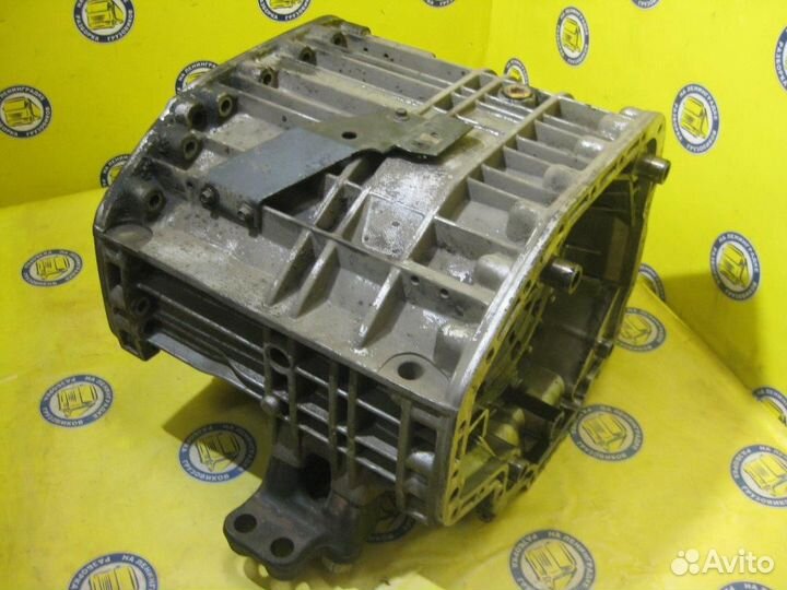 Корпус кпп средний 9452608111 mercedes-benz, actro