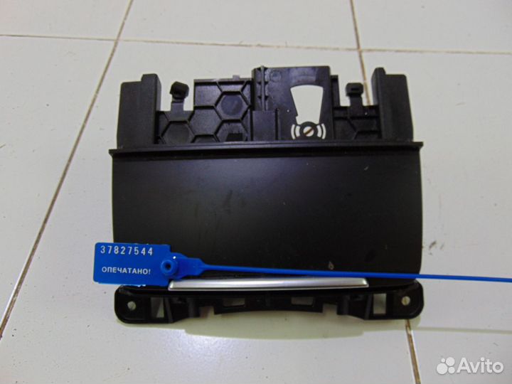 Пепельница центральной консоли Audi Q5 8RB 3.2L