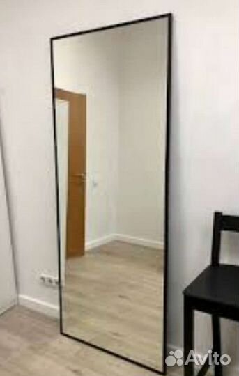 Зеркало в багетной раме