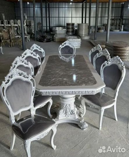 Столы и стулья