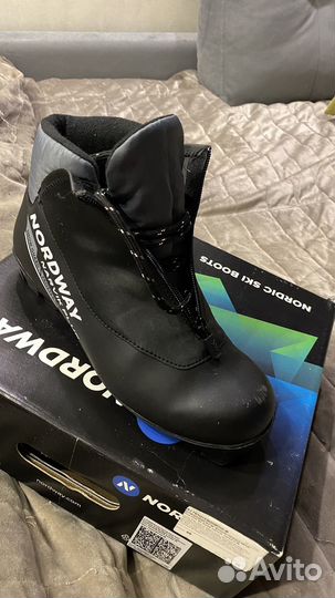 Лыжные ботинки