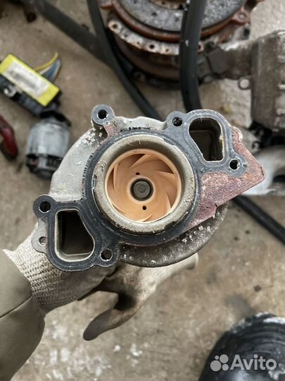 Помпа range rover l322 4.2 superchenger