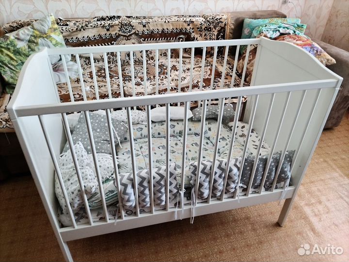 Детская кроватка