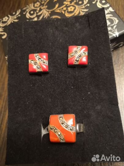 Комплект из серебра с кораллом