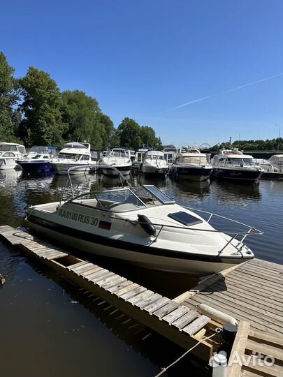 Каютный катер bayliner 192