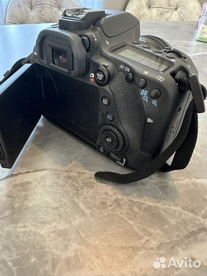 Фотоаппарат Canon EOS 80D Body +обьектив