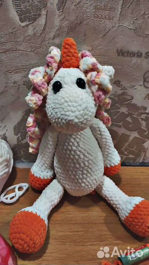 Единорог игрушка вязанный