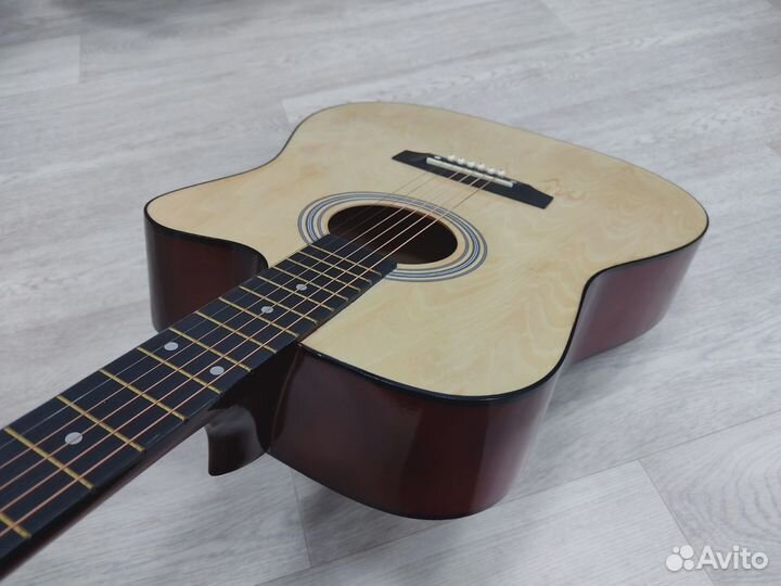 Новая акустическая гитара