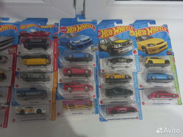 Hot wheels машинки