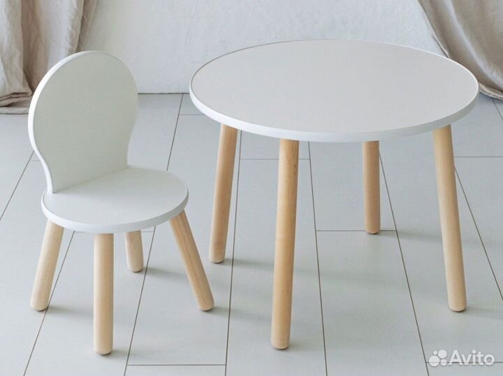 Детский круглый стол и стул