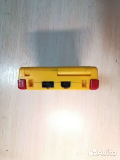 Game boy advance sp (gba) pikachu