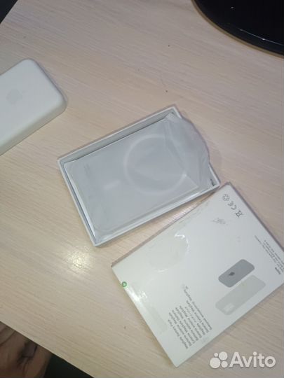 Повербанк с быстрой беспроводной зарядкой magsafe