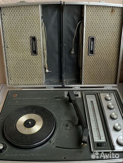 Проигрыватель national