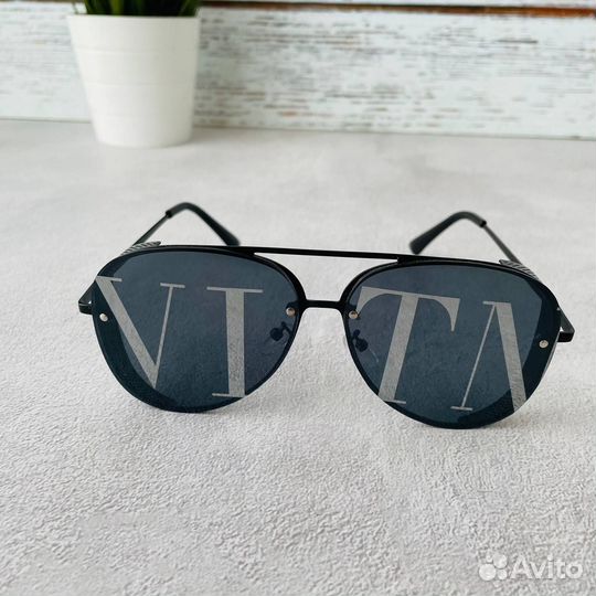 Солнцезащитные очки