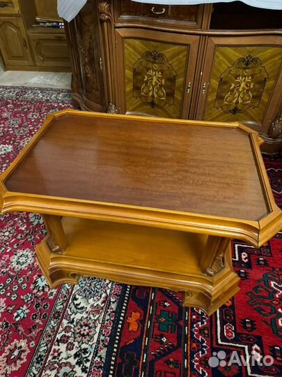 Журнальный столик