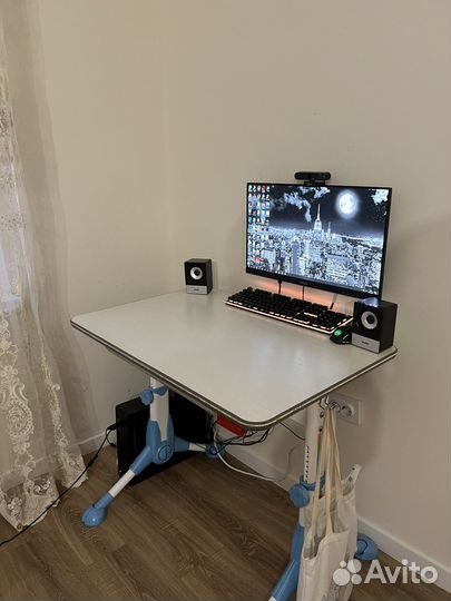 Письменный стол