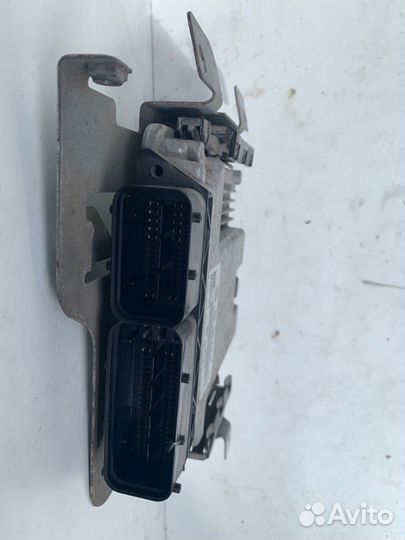 Блок управления двигателем Volkswagen Caddy III