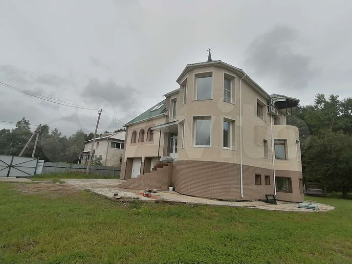 Дом 511 м² на участке 15 сот.