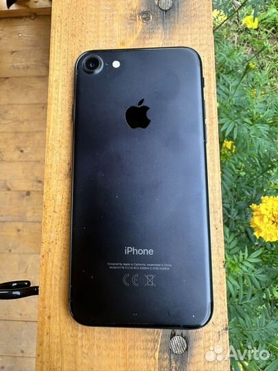 Телефон iPhone 7 32 GB
