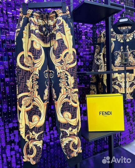 Спортивный костюм Versace fendi