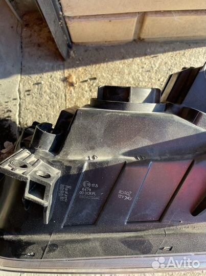 Фара головного освещения левая Chrysler 300C II