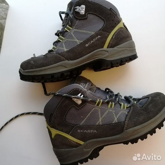 Треккинговые кроссовки 37 размер
