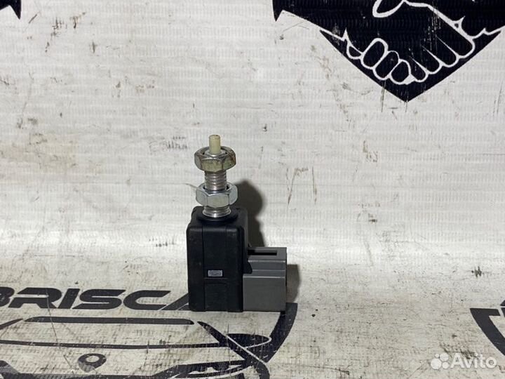 Датчик педали тормоза Hyundai Avante HD G4FC 2008