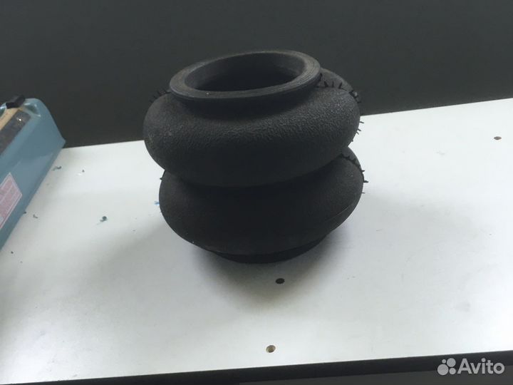 Подушка Пневмоподушка резина 895N 215x210 \DAF