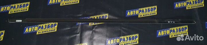 Уплотнитель передней левой двери Опель Астра J