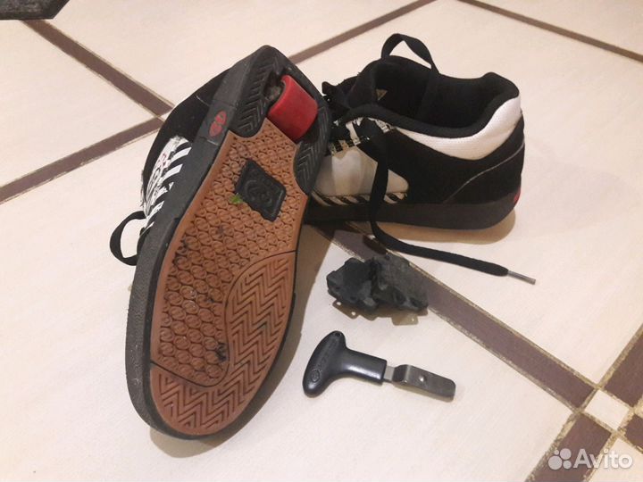 Кроссовки с роликами