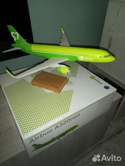 Модель самолета.S7 боинг 737-800.А 320neo
