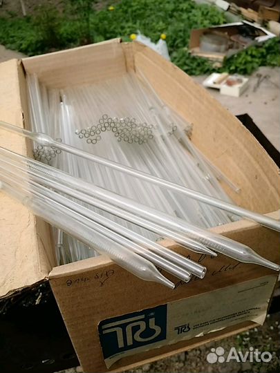 Пипетки,колбы