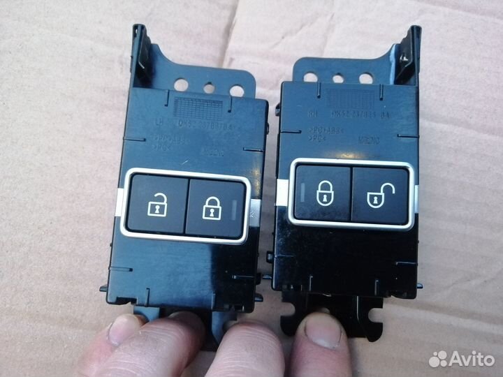 Кнопка центрального замка Range Rover Sport 2