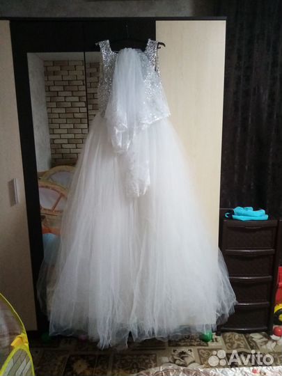 Свадебное платье