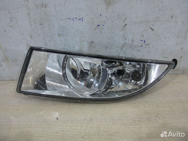 Фара противотуманная левая Skoda Fabia