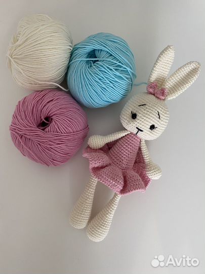 Подарочный набор для малыша. Зайка и погремушка