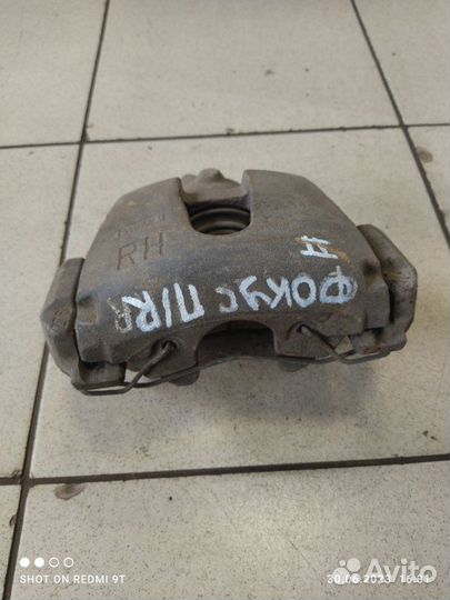Суппорт тормозной передний правый Ford Focus 2