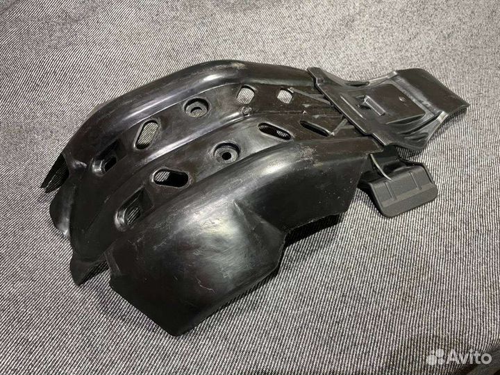 Защита двигателя Arma стояла на авантис